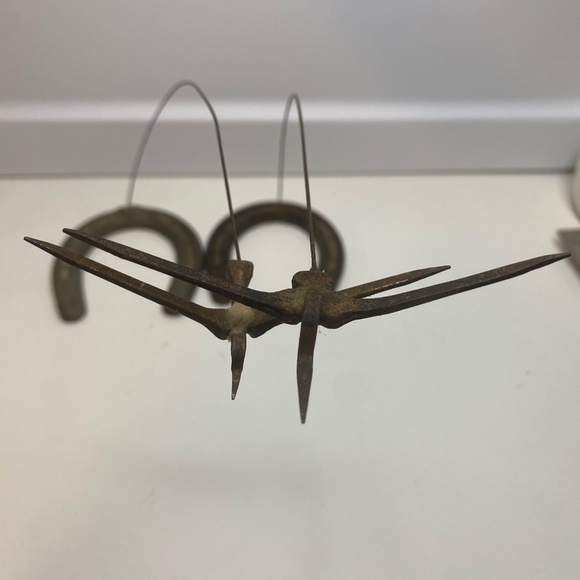 Set Of 2 Vintage Bird on Wire Sculpture Horseshoe Art - Picture 7 of 12